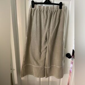 Easel  Taupe Wide-Leg Crop Pants